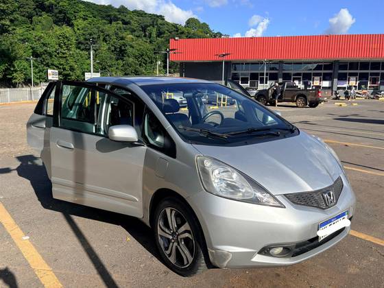 HONDA FIT 1.4 DX 16V FLEX 4P MANUAL HONDA FIT 1.4 DX 16V FLEX 4P MANUAL